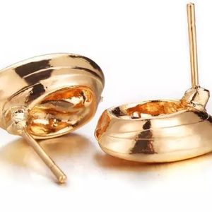 independent Jewelry - Gold plated cowrie shell earrings independent Jewelry - Gold plated cowrie shell earrings
